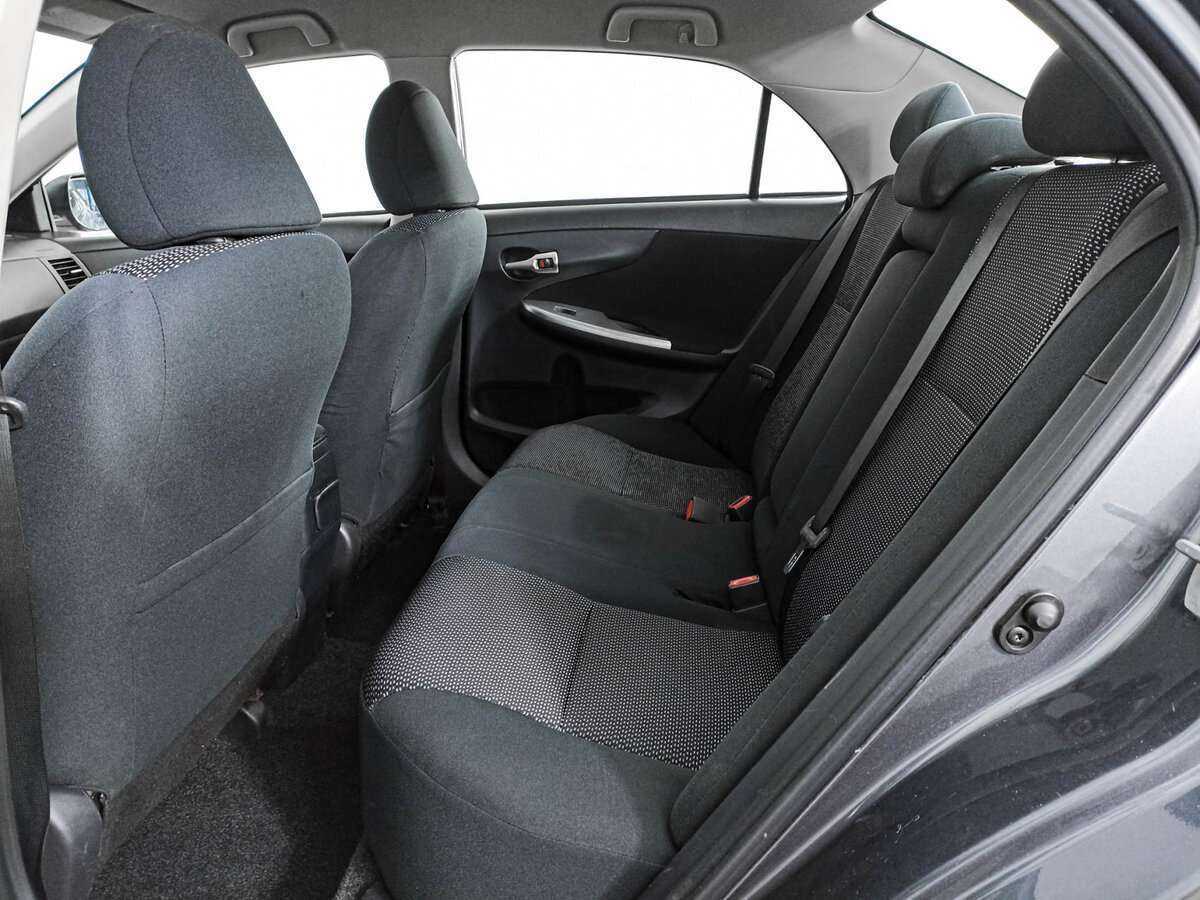 Toyota Corolla с пробегом — 2011 год. Фото: #9