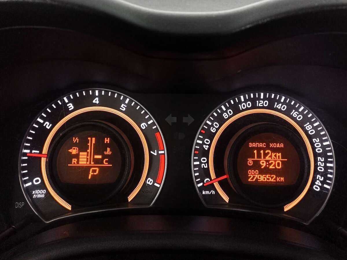 Toyota Corolla с пробегом — 2011 год. Фото: #10