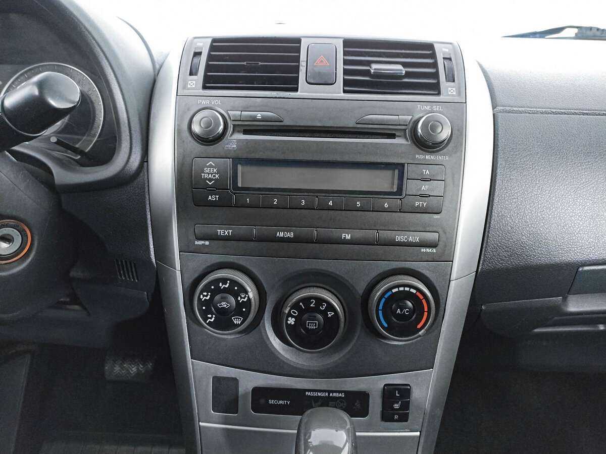 Toyota Corolla с пробегом — 2011 год. Фото: #12