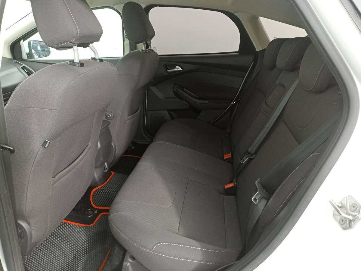 Ford Focus с пробегом — 2011 год. Фото: #11