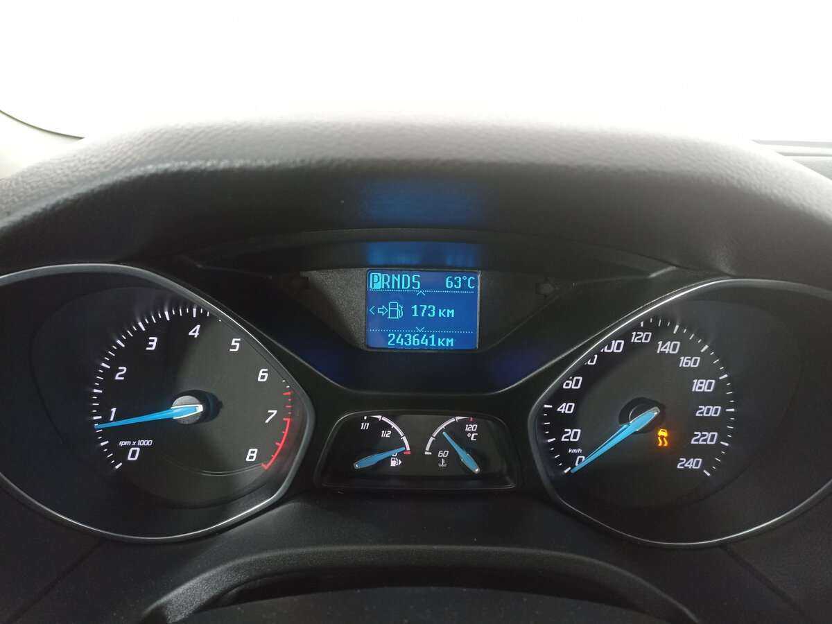 Ford Focus с пробегом — 2011 год. Фото: #12