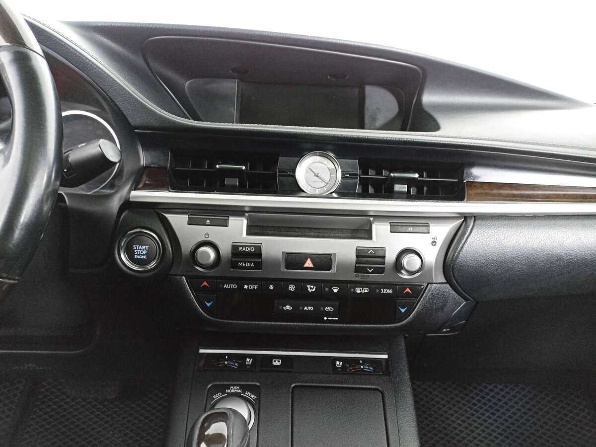 Lexus ES с пробегом — 2013 год. Фото: #12