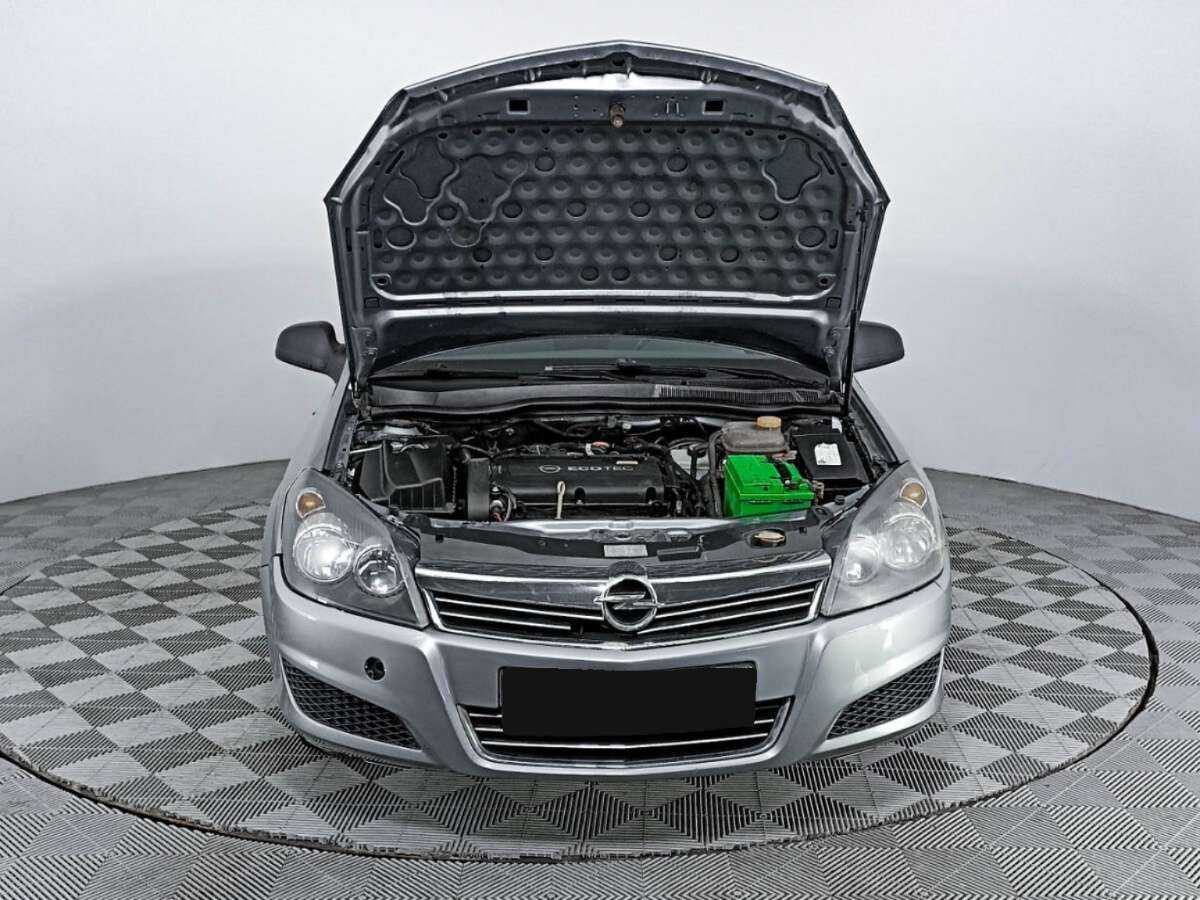 Opel Astra с пробегом — 2011 год. Фото: #8