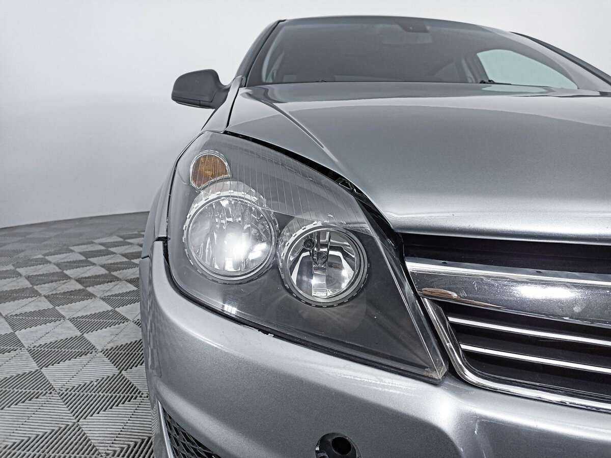 Opel Astra с пробегом — 2011 год. Фото: #16