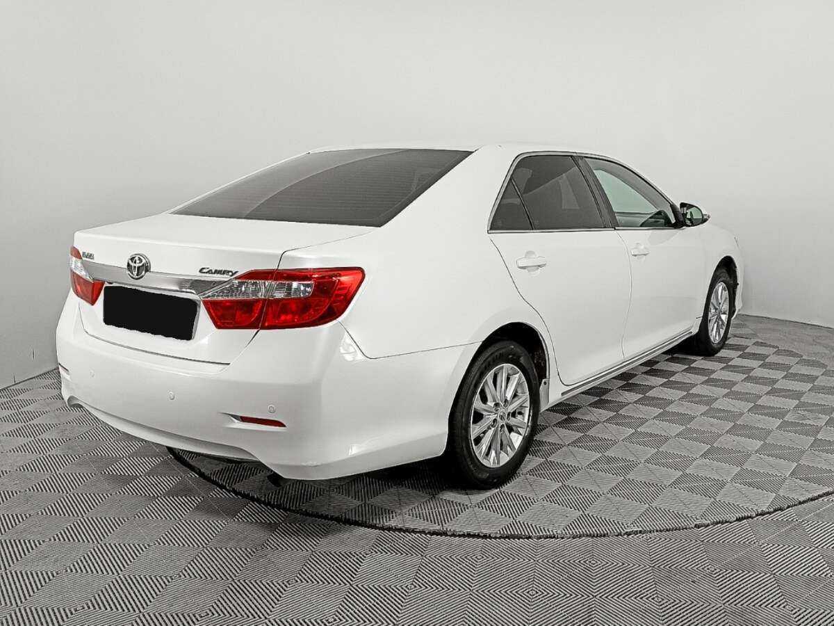 Toyota Camry с пробегом — 2014 год. Фото: #4