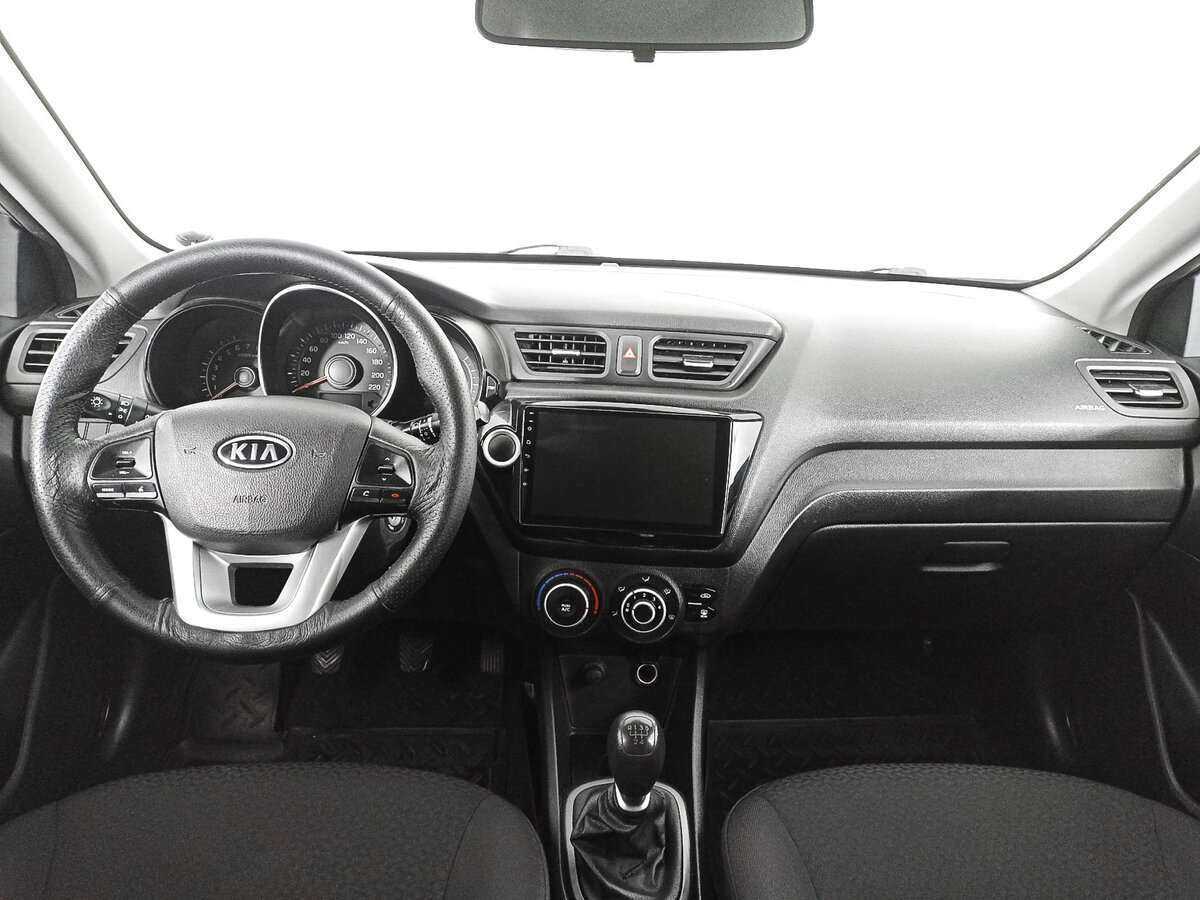 Kia Rio с пробегом — 2012 год. Фото: #11