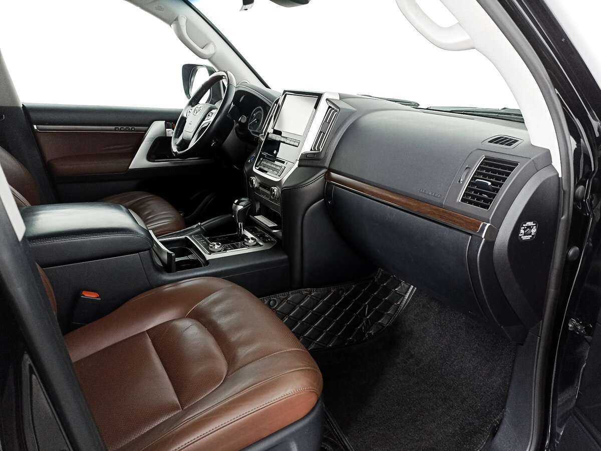 Toyota Land Cruiser с пробегом — 2015 год. Фото: #8