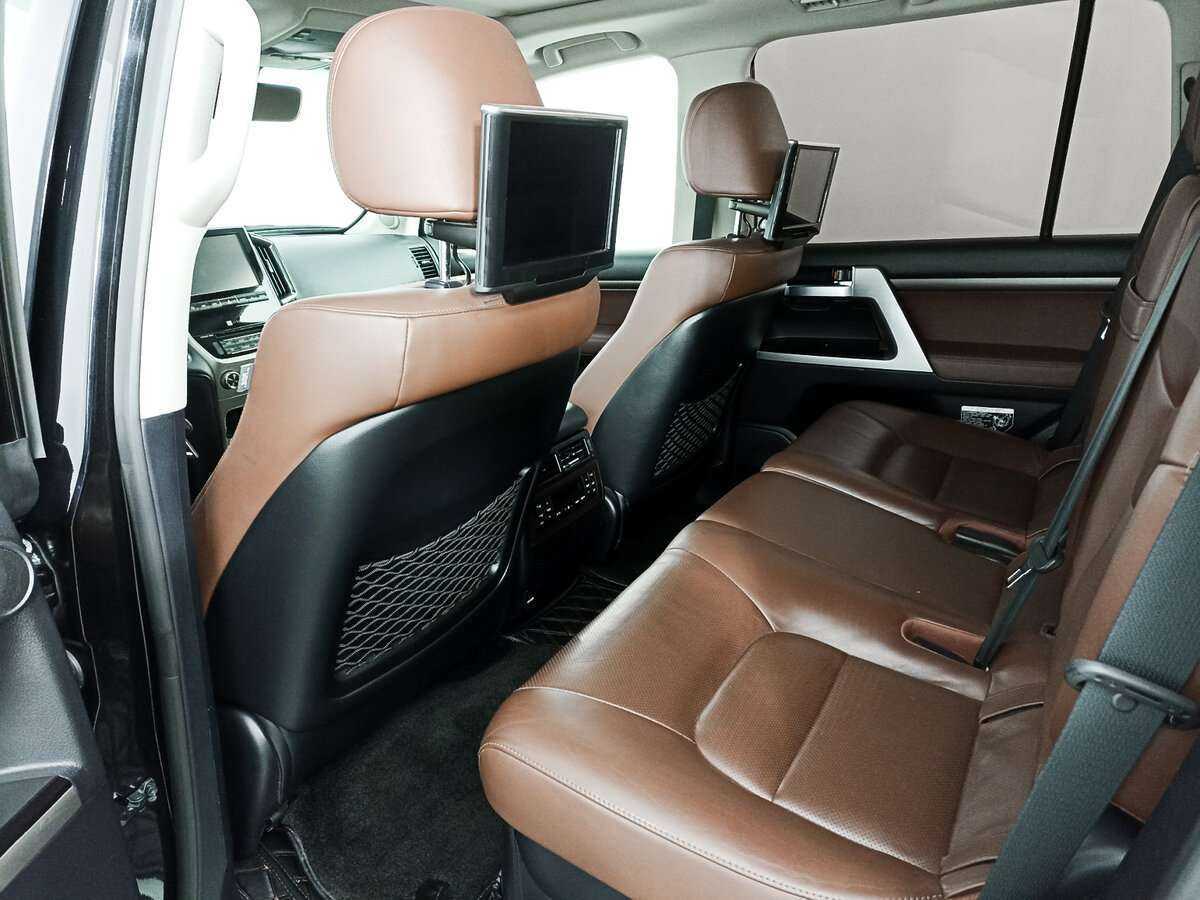 Toyota Land Cruiser с пробегом — 2015 год. Фото: #9