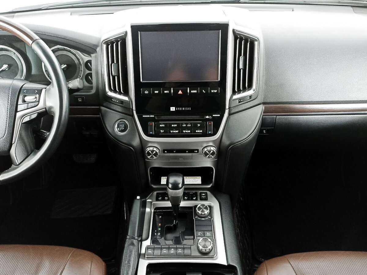 Toyota Land Cruiser с пробегом — 2015 год. Фото: #12