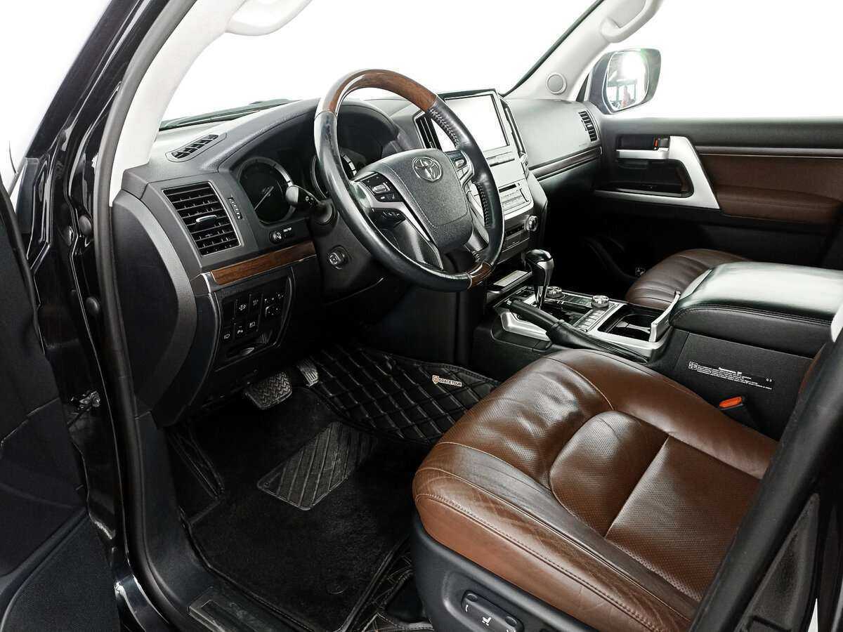 Toyota Land Cruiser с пробегом — 2015 год. Фото: #13