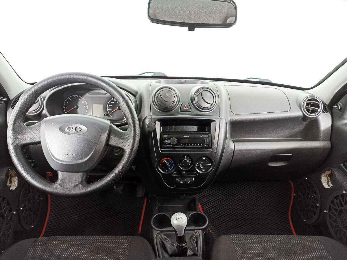 Lada (ВАЗ) Granta с пробегом — 2015 год. Фото: #11