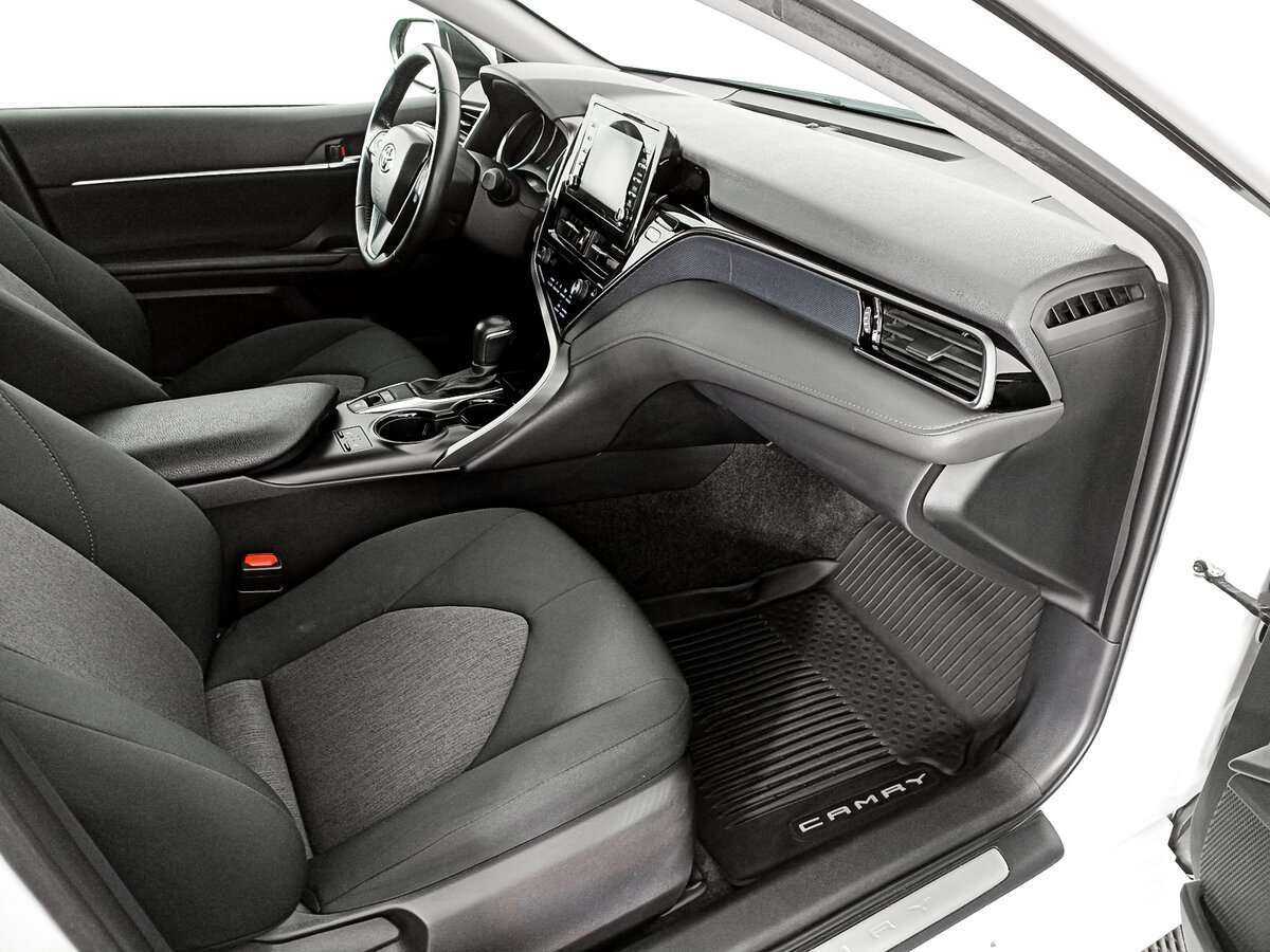 Toyota Camry с пробегом — 2021 год. Фото: #7