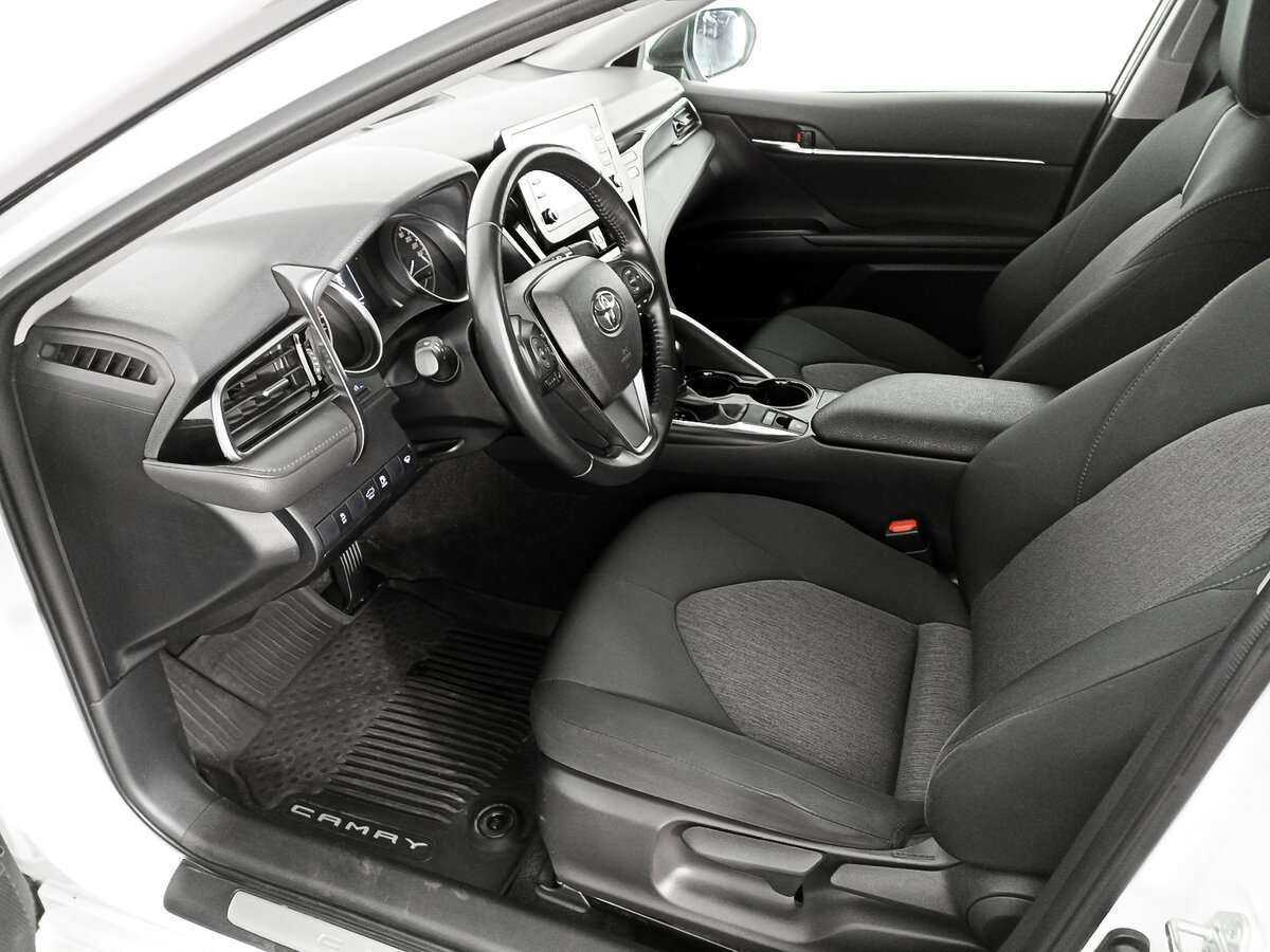 Toyota Camry с пробегом — 2021 год. Фото: #12