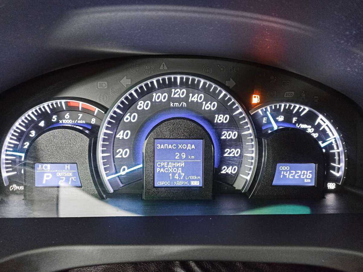 Toyota Camry с пробегом — 2012 год. Фото: #10