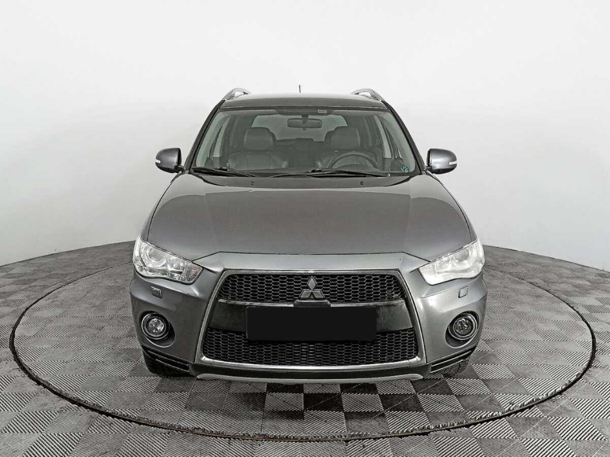 Mitsubishi Outlander с пробегом — 2010 год. Фото: #1