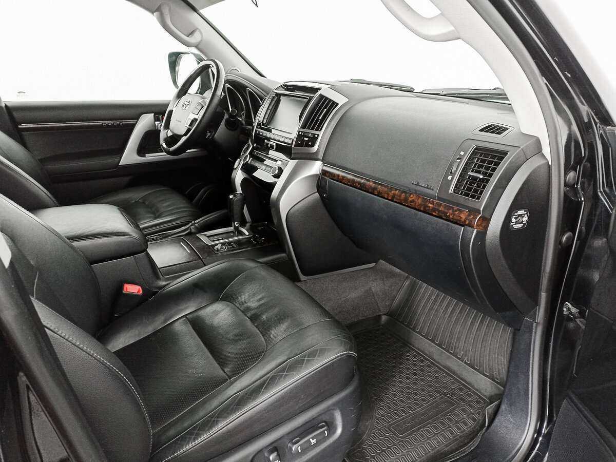 Toyota Land Cruiser с пробегом — 2013 год. Фото: #6