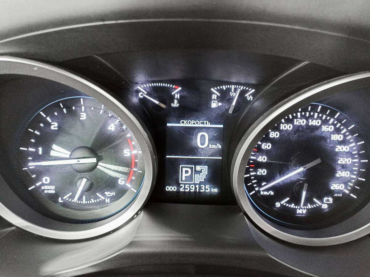 Toyota Land Cruiser с пробегом — 2013 год. Фото: #8