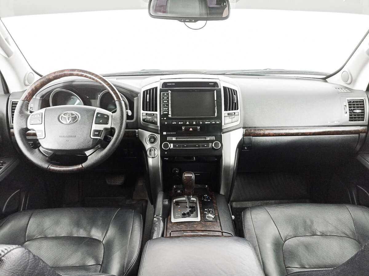 Toyota Land Cruiser с пробегом — 2013 год. Фото: #9