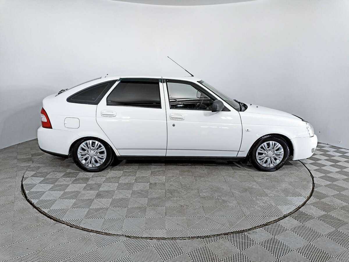 Lada (ВАЗ) Priora с пробегом — 2014 год. Фото: #3