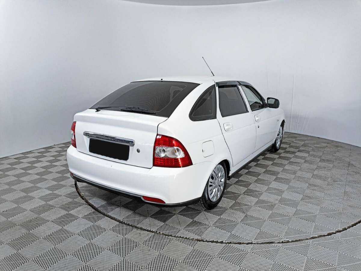 Lada (ВАЗ) Priora с пробегом — 2014 год. Фото: #4