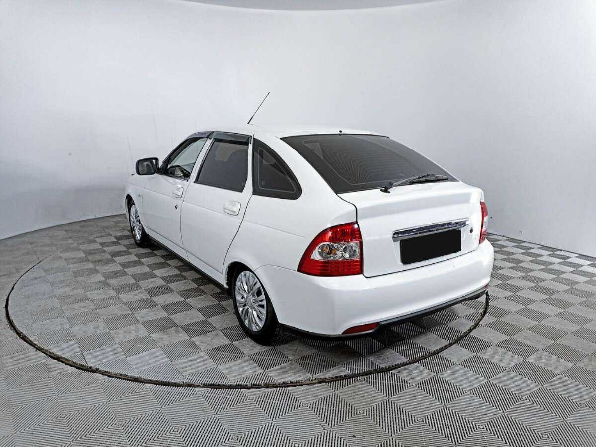 Lada (ВАЗ) Priora с пробегом — 2014 год. Фото: #6