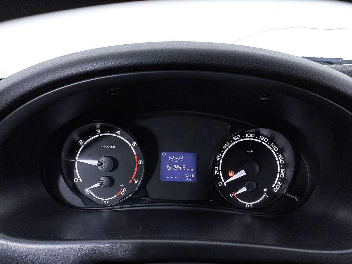 Lada (ВАЗ) Priora с пробегом — 2014 год. Фото: #10