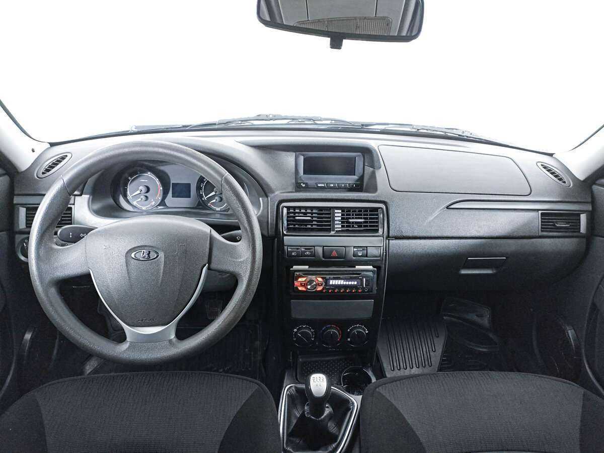 Lada (ВАЗ) Priora с пробегом — 2014 год. Фото: #11