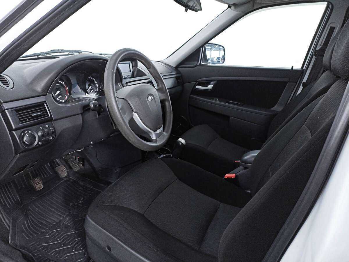 Lada (ВАЗ) Priora с пробегом — 2014 год. Фото: #13