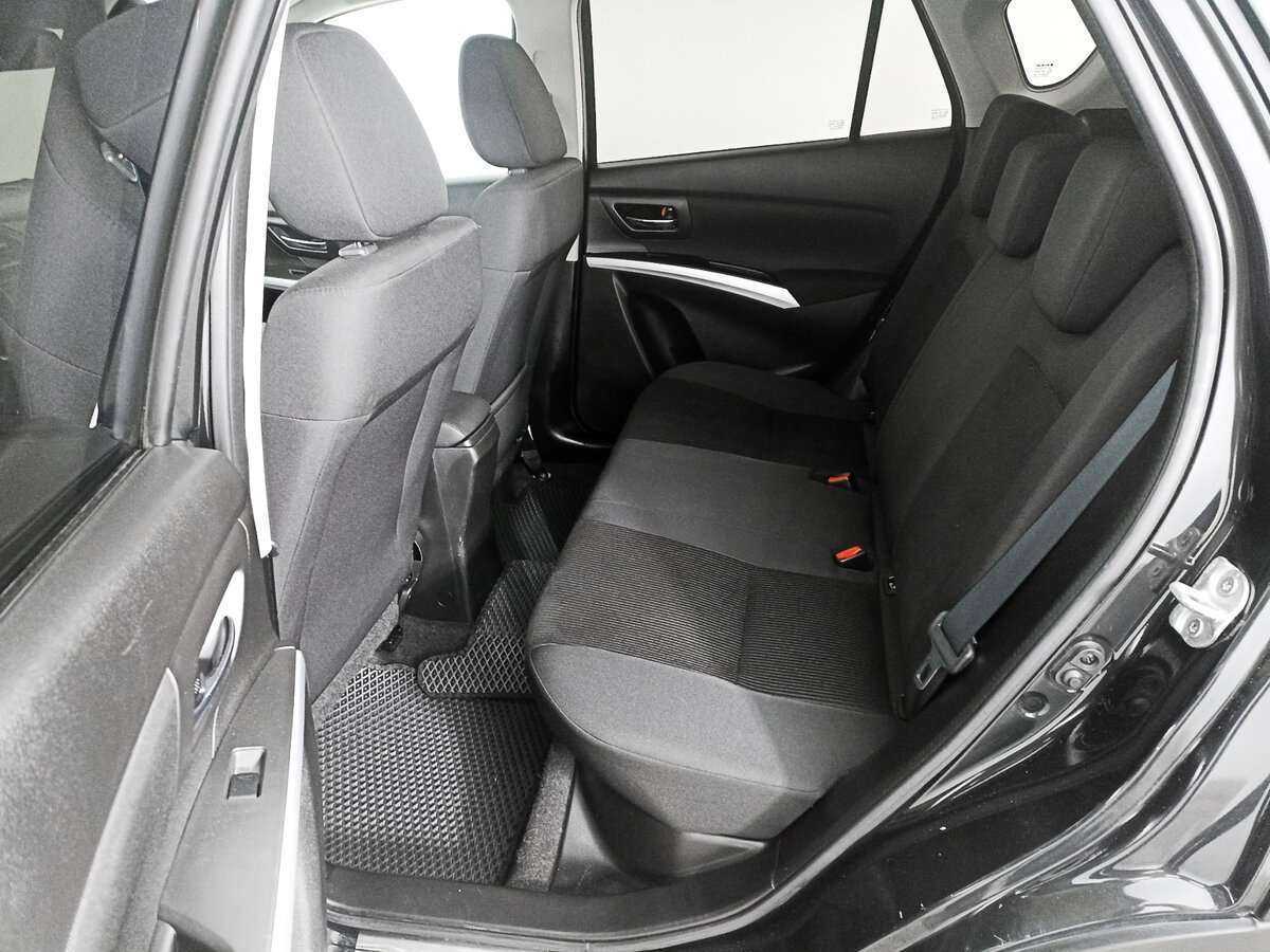 Suzuki SX4 с пробегом — 2016 год. Фото: #9