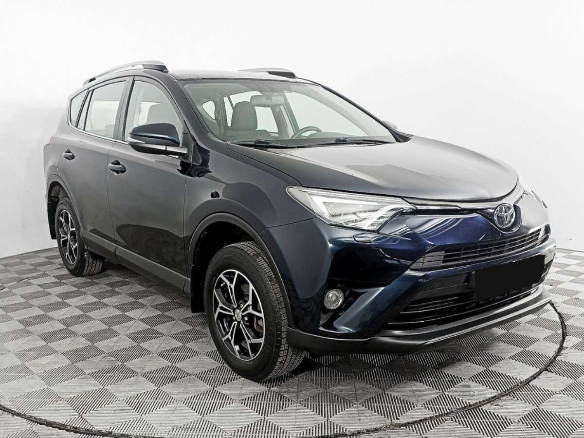 Toyota RAV4 с пробегом — 2018 год. Фото: #2