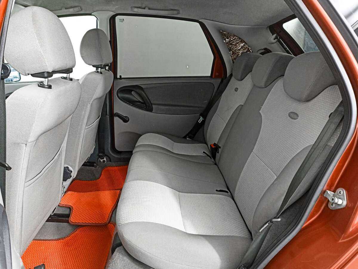 Lada (ВАЗ) Kalina с пробегом — 2012 год. Фото: #11