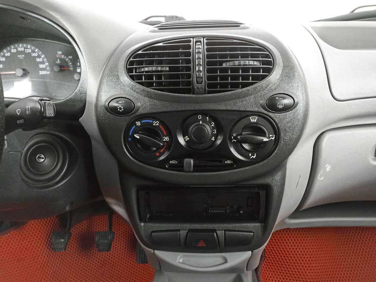 Lada (ВАЗ) Kalina с пробегом — 2012 год. Фото: #14