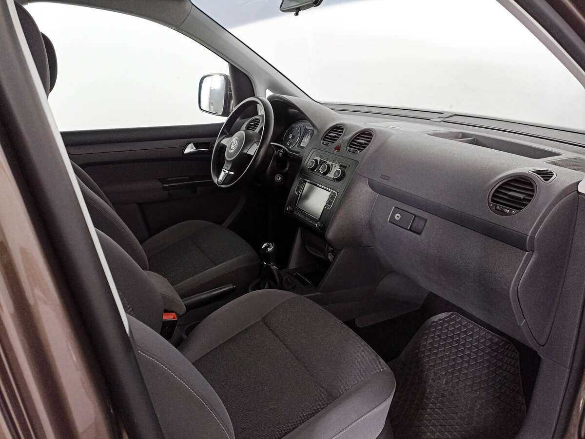 Volkswagen Caddy с пробегом — 2013 год. Фото: #6