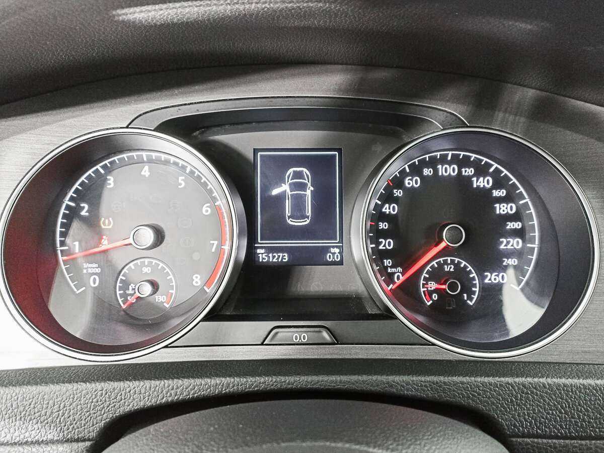 Volkswagen Golf с пробегом — 2013 год. Фото: #10