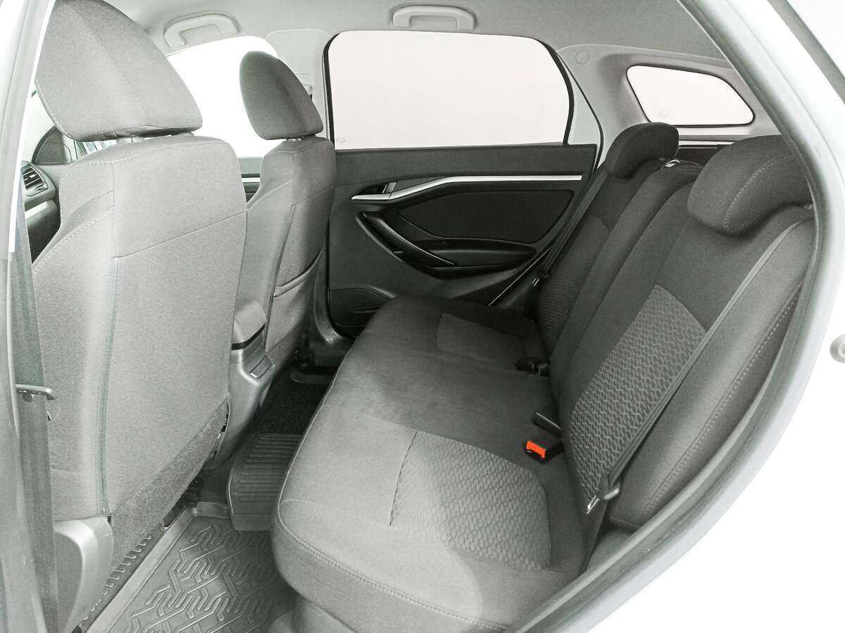 Lada (ВАЗ) Vesta с пробегом — 2020 год. Фото: #9