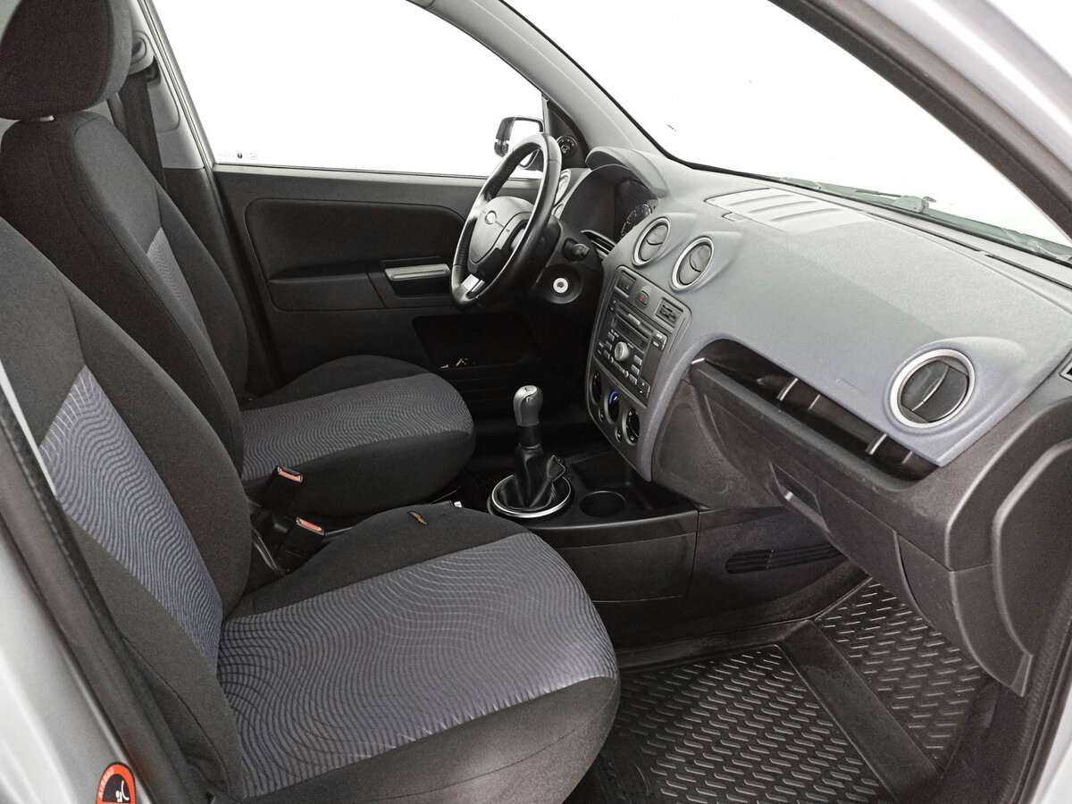 Ford Fusion с пробегом — 2008 год. Фото: #8