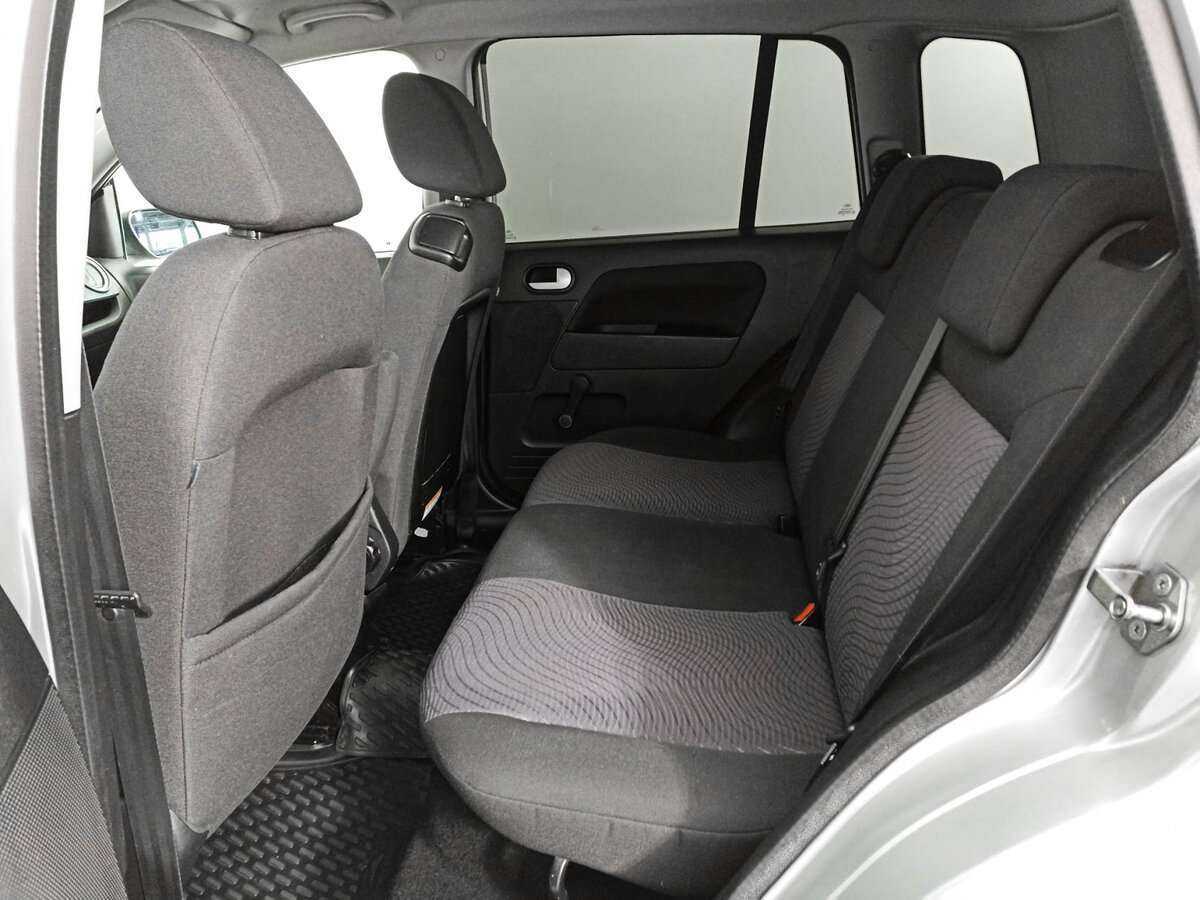 Ford Fusion с пробегом — 2008 год. Фото: #9