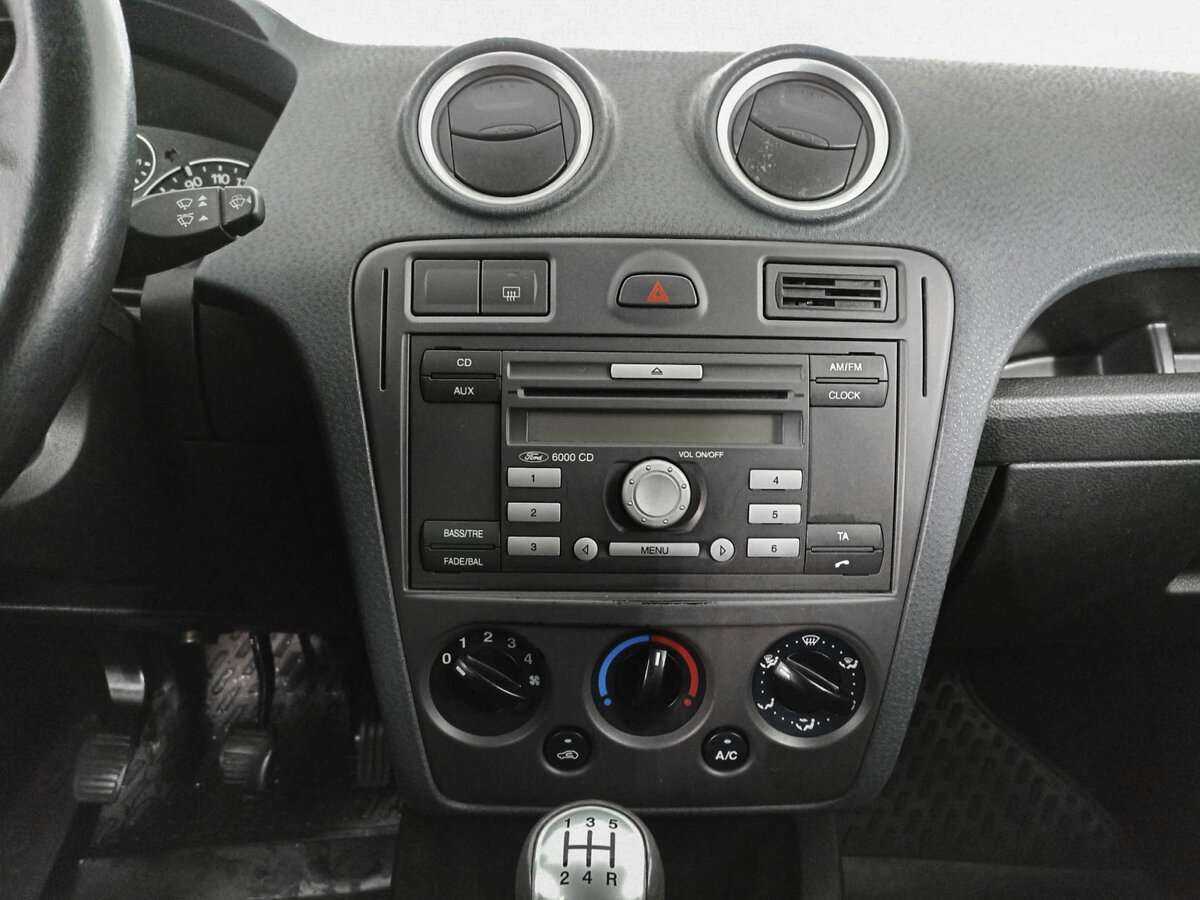 Ford Fusion с пробегом — 2008 год. Фото: #12