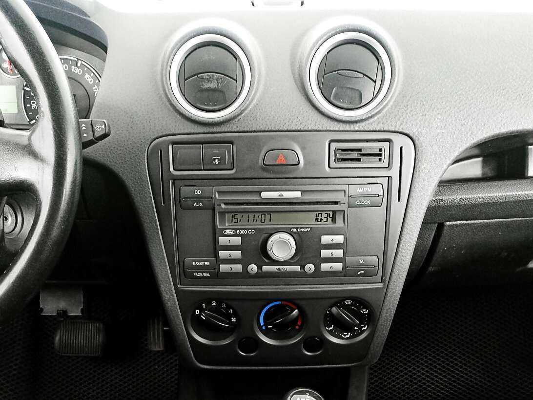 Ford Fusion с пробегом — 2008 год. Фото: #12