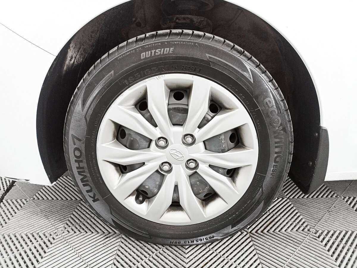 Hyundai Solaris с пробегом — 2017 год. Фото: #17