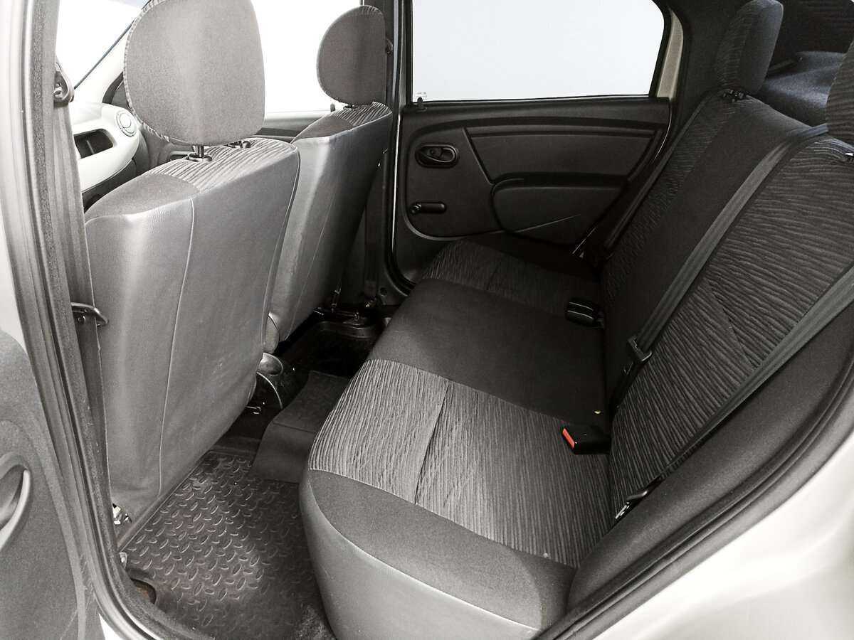 Renault Logan с пробегом — 2011 год. Фото: #9