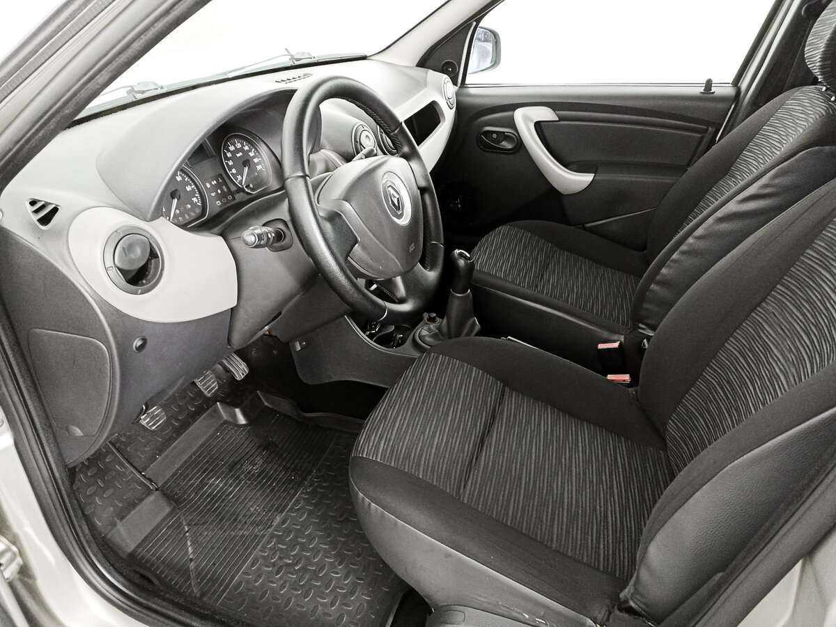 Renault Logan с пробегом — 2011 год. Фото: #13