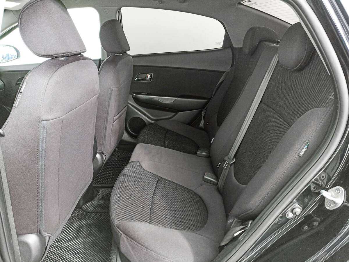 Kia Rio с пробегом — 2011 год. Фото: #9