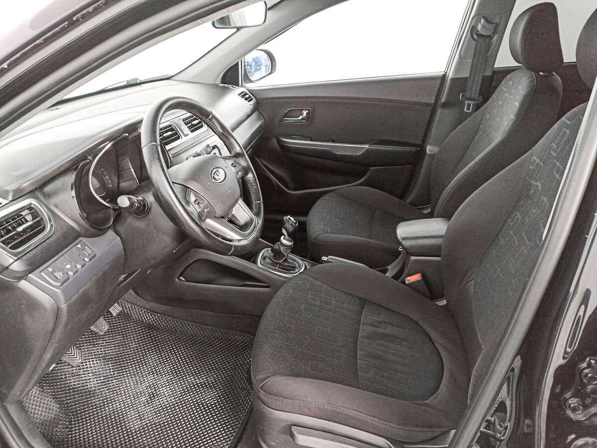 Kia Rio с пробегом — 2011 год. Фото: #13
