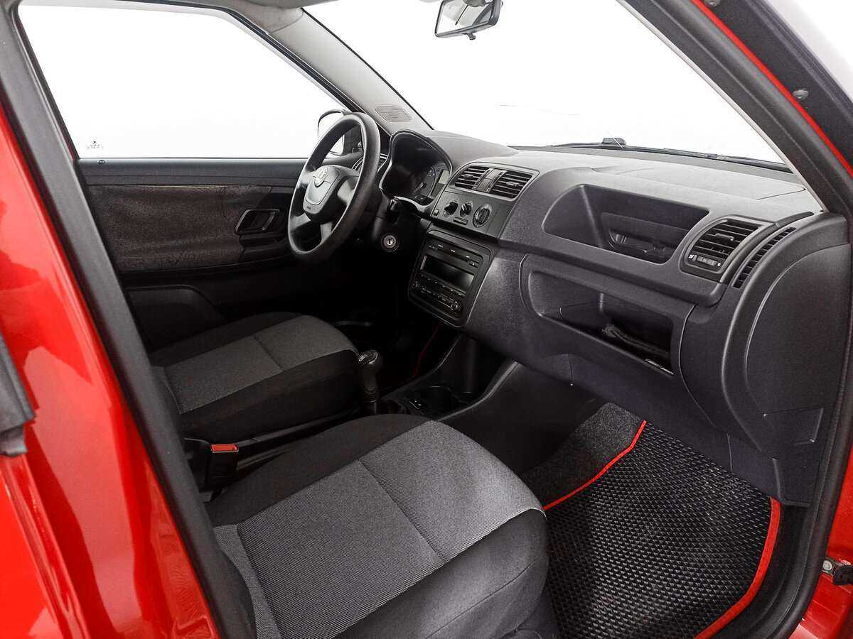 Skoda Fabia с пробегом — 2012 год. Фото: #7