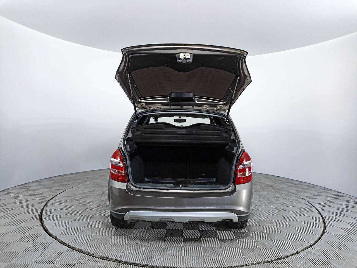 Lada (ВАЗ) Kalina с пробегом — 2016 год. Фото: #9