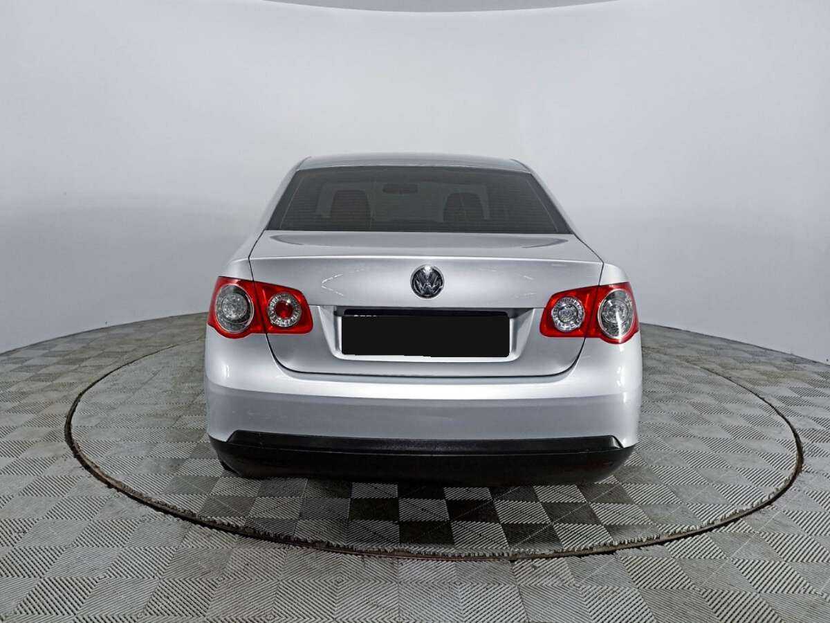 Volkswagen Jetta с пробегом — 2009 год. Фото: #5