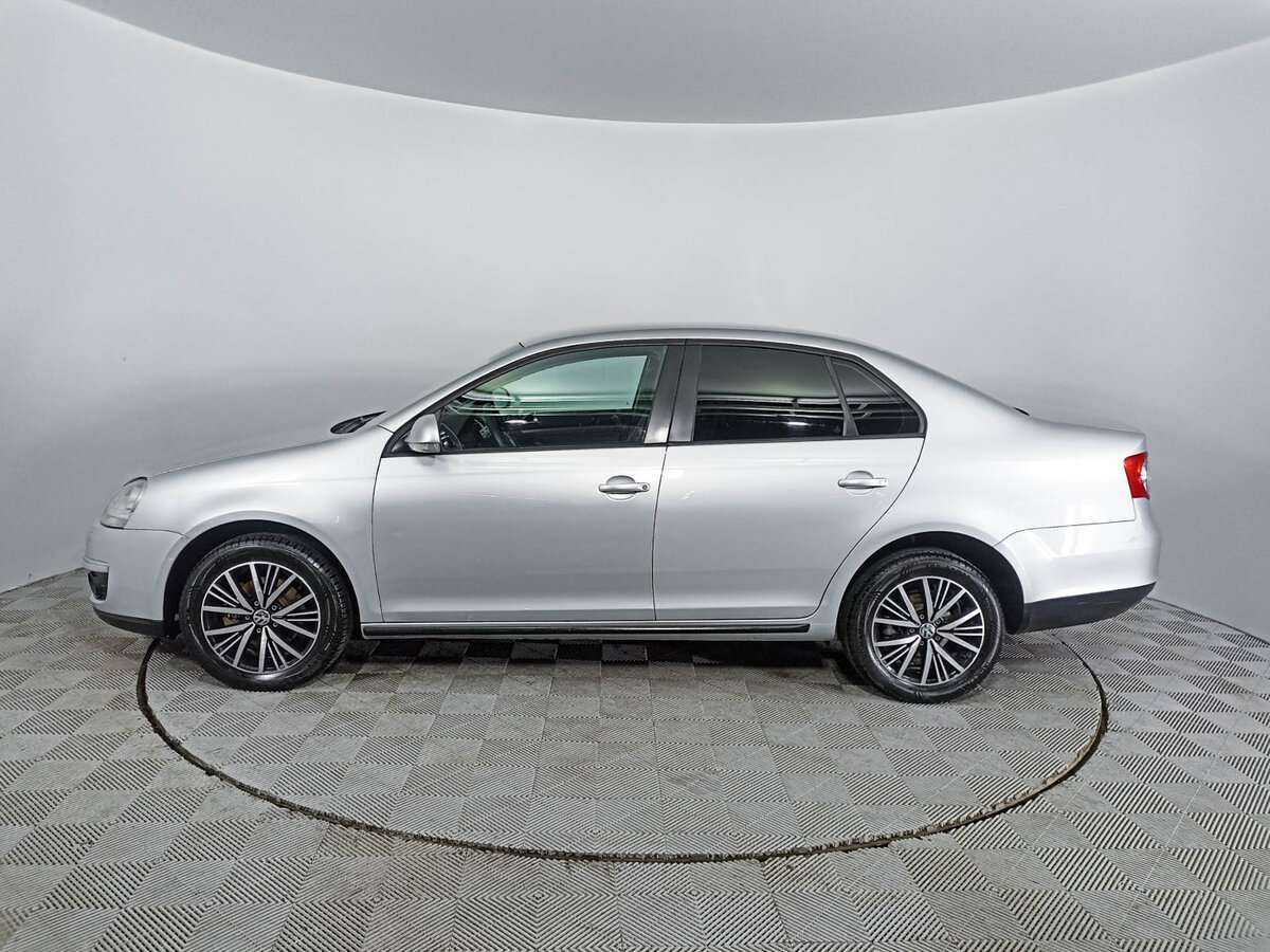 Volkswagen Jetta с пробегом — 2009 год. Фото: #7