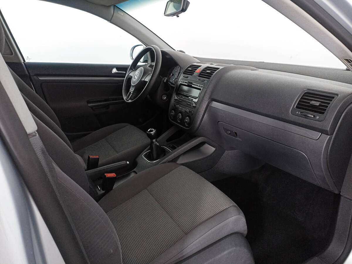 Volkswagen Jetta с пробегом — 2009 год. Фото: #10