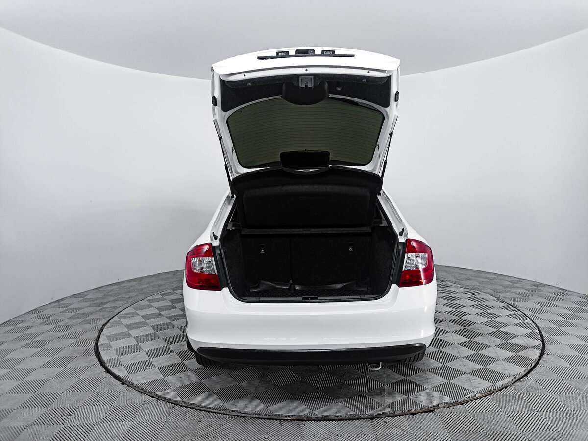 Skoda Rapid с пробегом — 2017 год. Фото: #9